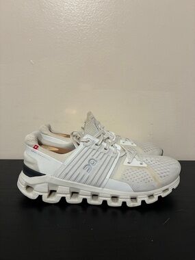 On Running Cloudswift women's trainers in white size 8.5